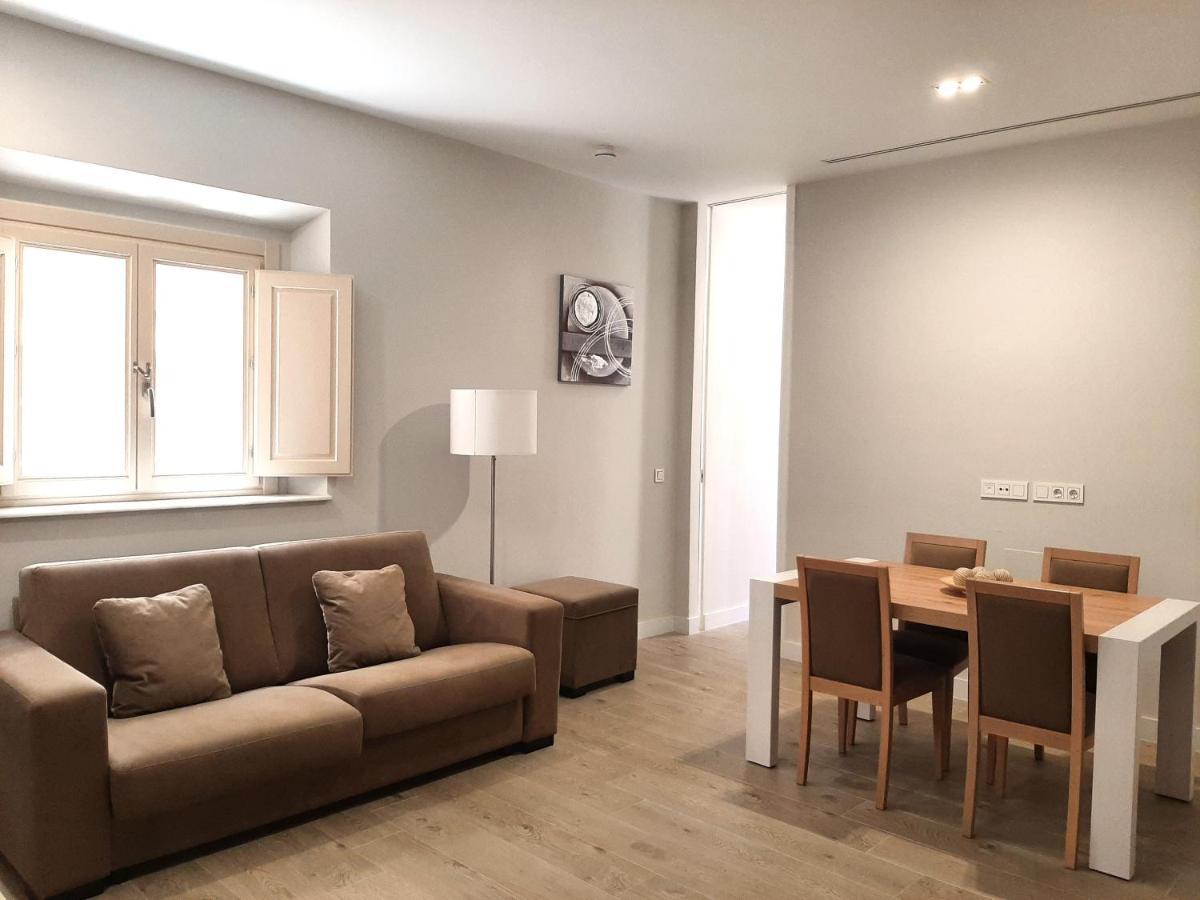 Apartamentos Pinar Malaga Centro Luaran gambar