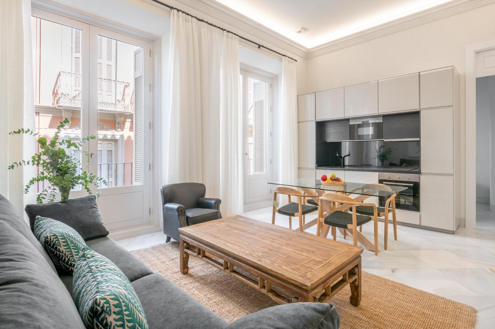 Apartamentos Pinar Malaga Centro Bilik gambar
