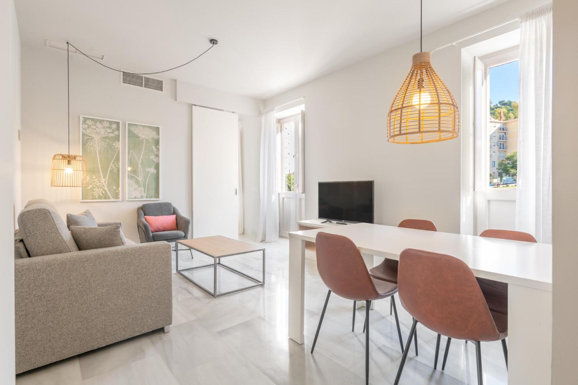 Apartamentos Pinar Malaga Centro Bilik gambar