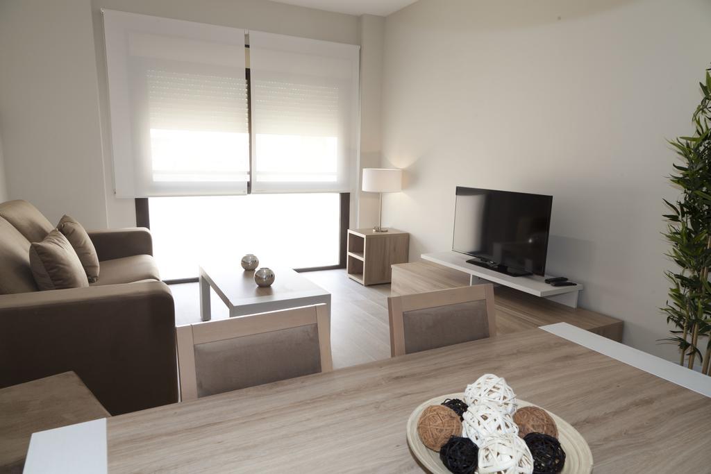 Apartamentos Pinar Malaga Centro Luaran gambar