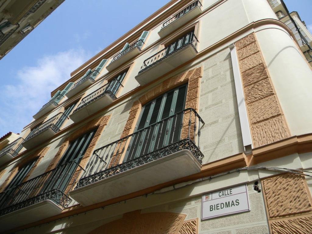 Apartamentos Pinar Malaga Centro Luaran gambar