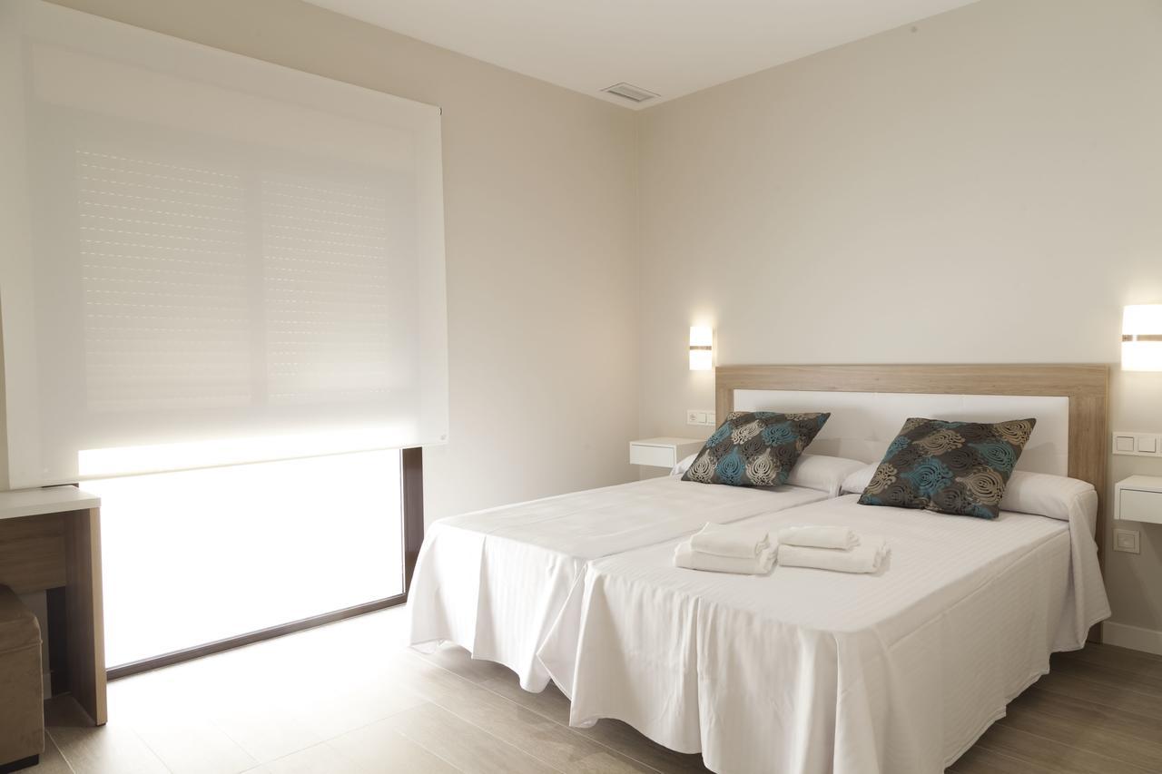 Apartamentos Pinar Malaga Centro Luaran gambar