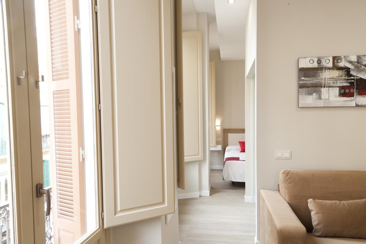 Apartamentos Pinar Malaga Centro Luaran gambar