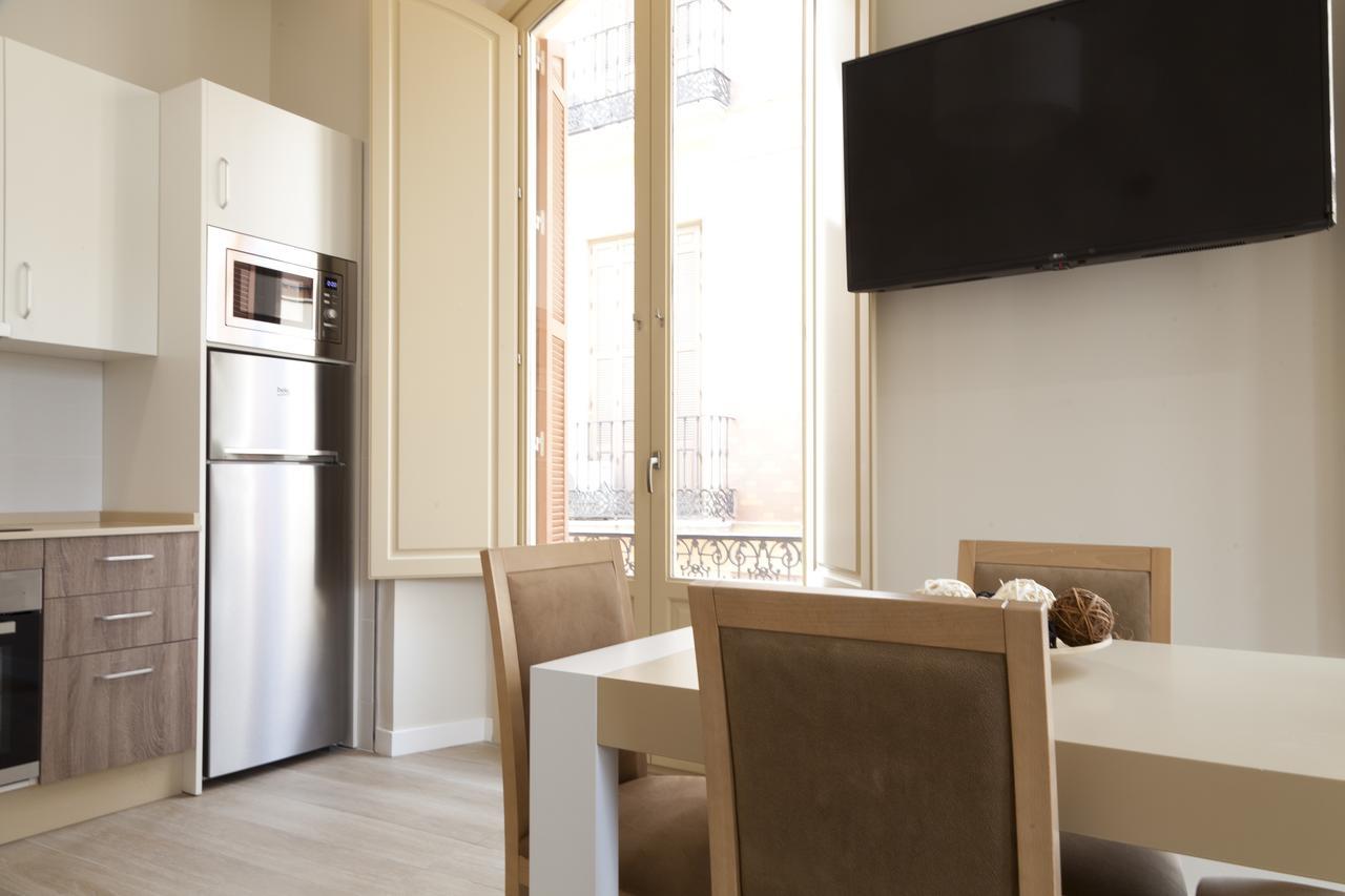 Apartamentos Pinar Malaga Centro Luaran gambar