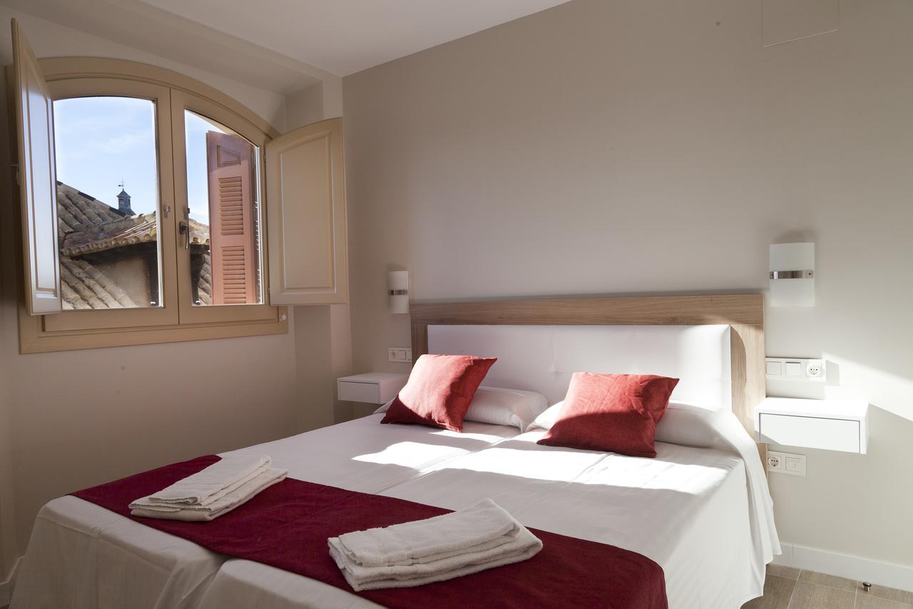 Apartamentos Pinar Malaga Centro Luaran gambar