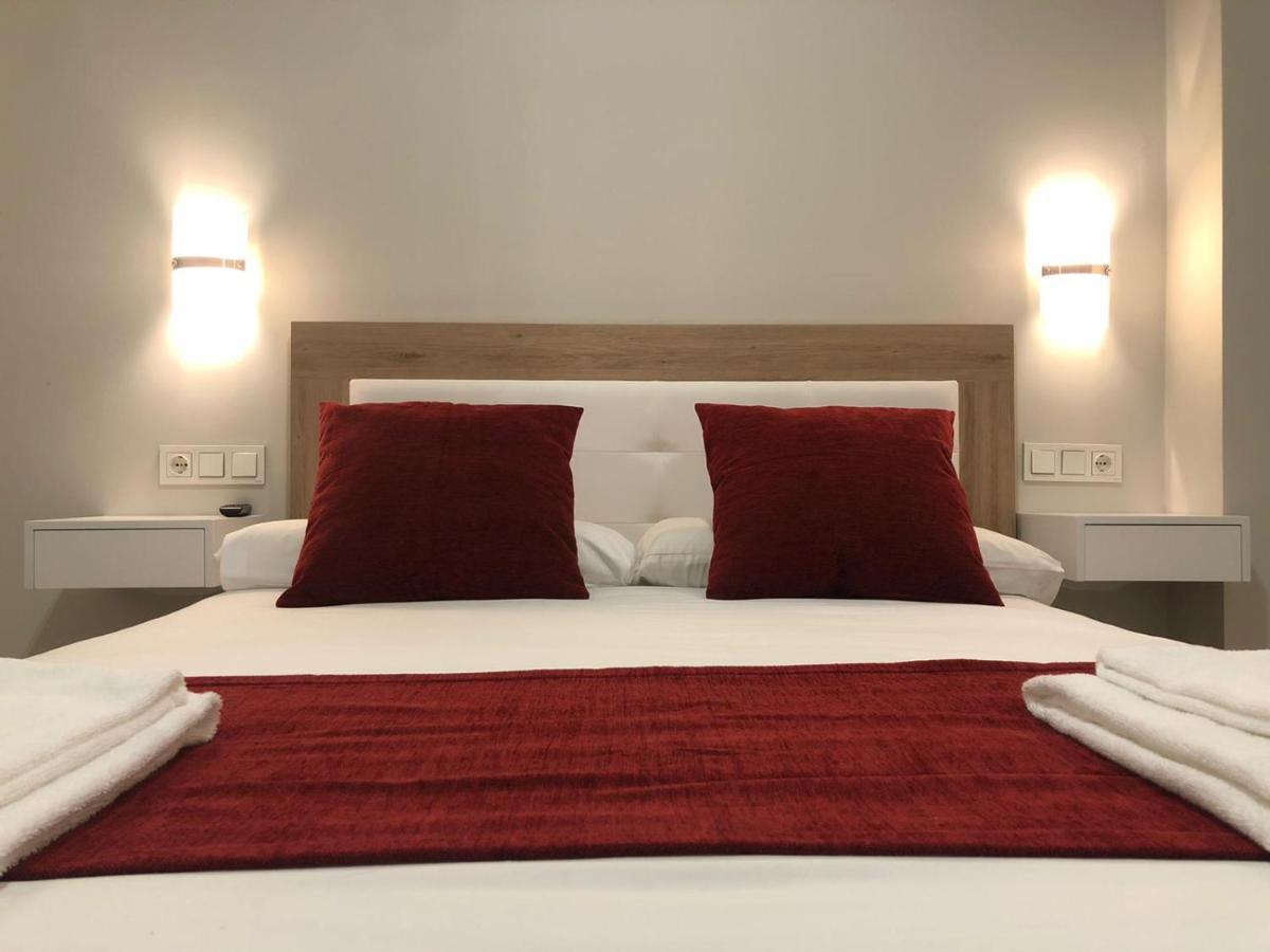 Apartamentos Pinar Malaga Centro Luaran gambar